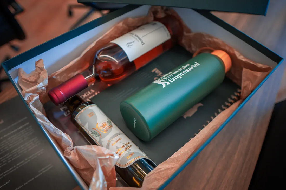 Welcome Kit de Elite com vinho, azeite e garrafa Alta Formação Empresarial